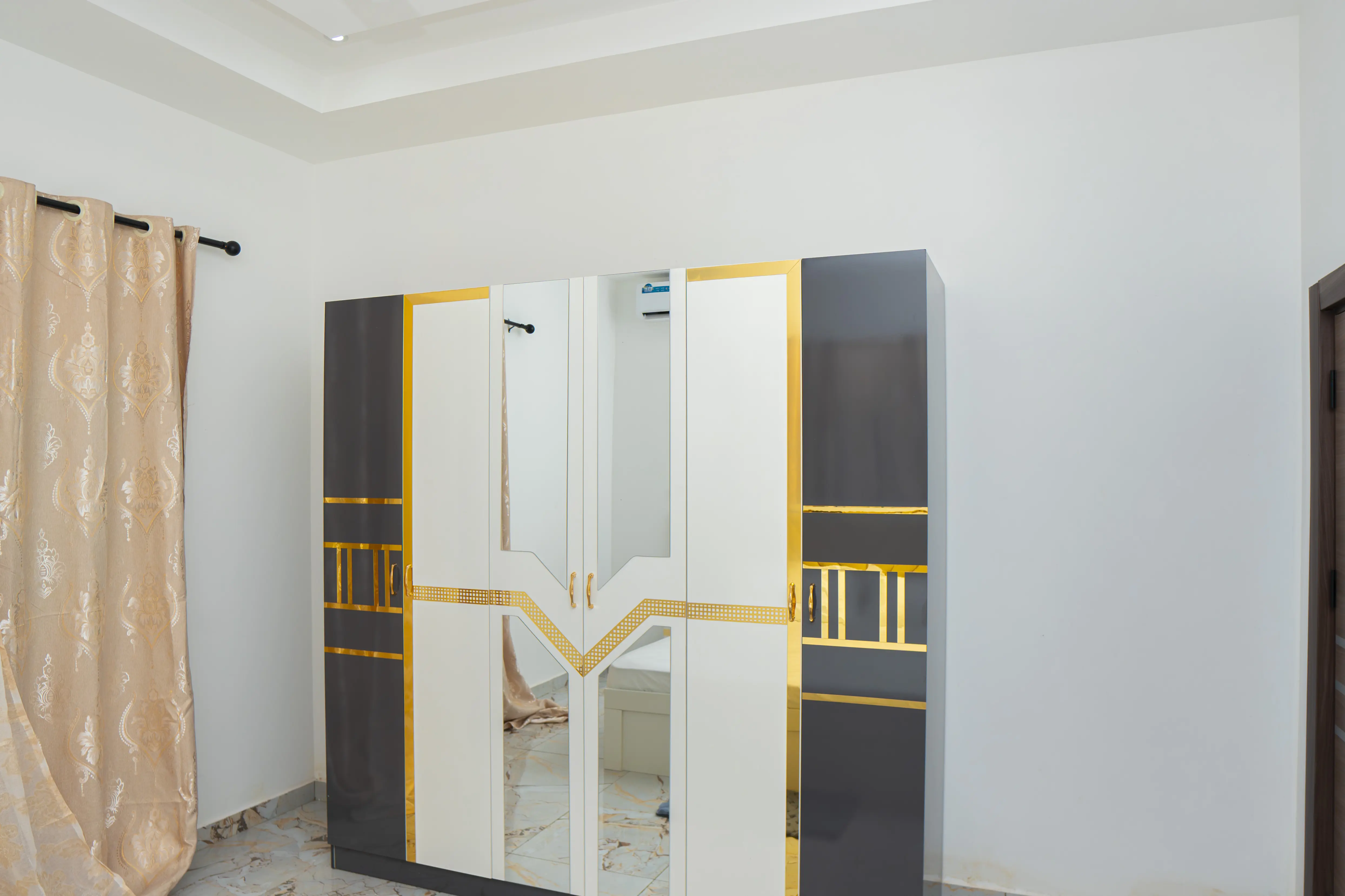 Diamond Edge Apartments941 (Copy).webp