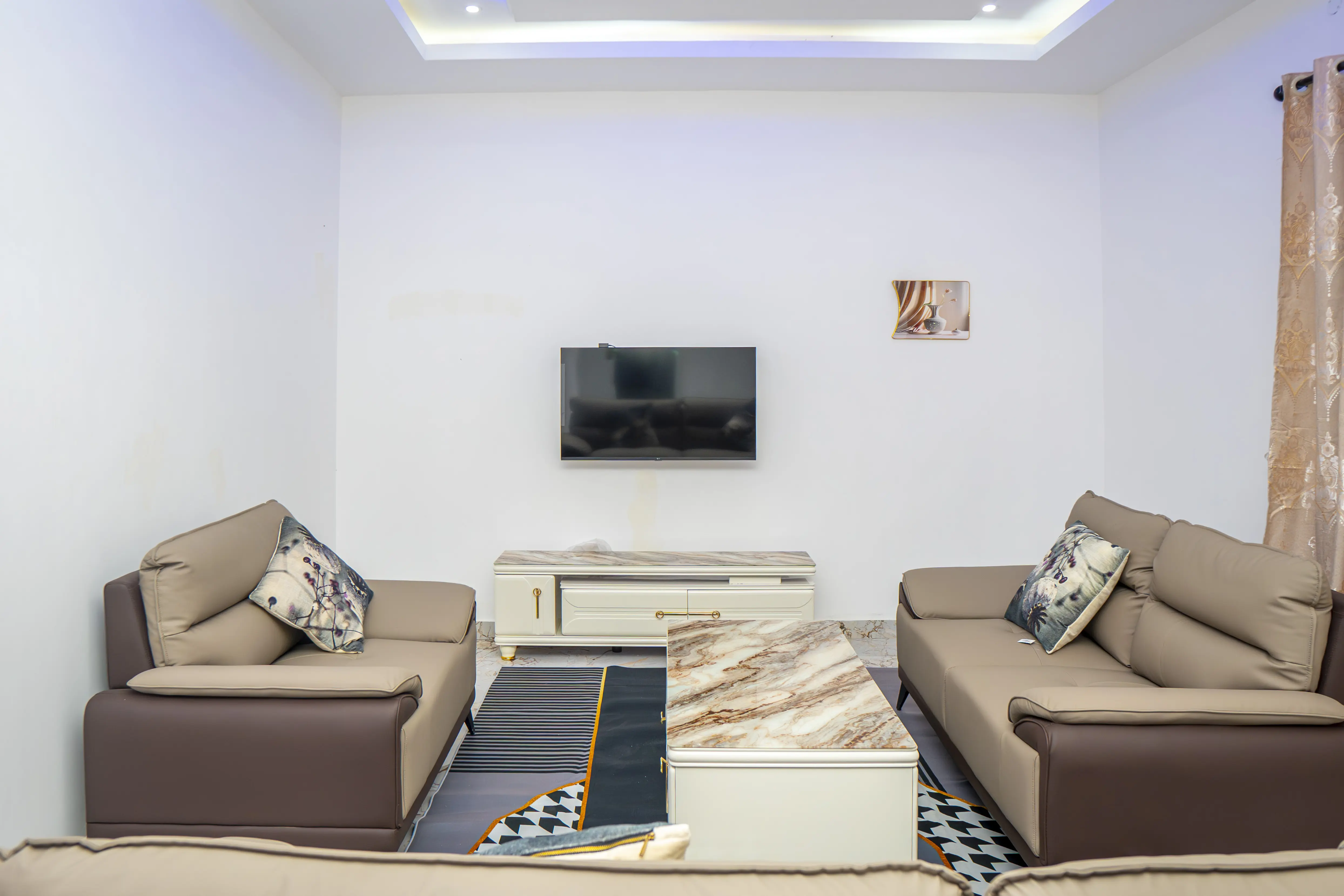 Diamond Edge Apartments911 (Copy).webp