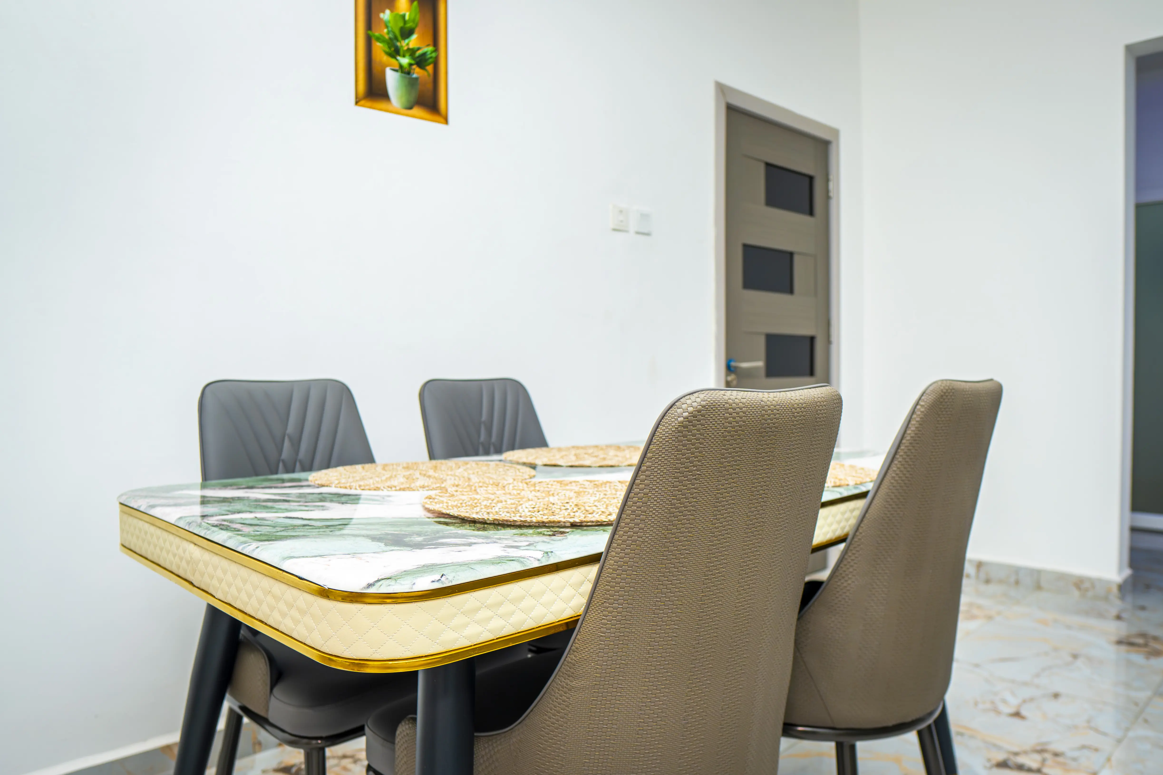 Diamond Edge Apartments421 (Copy).webp