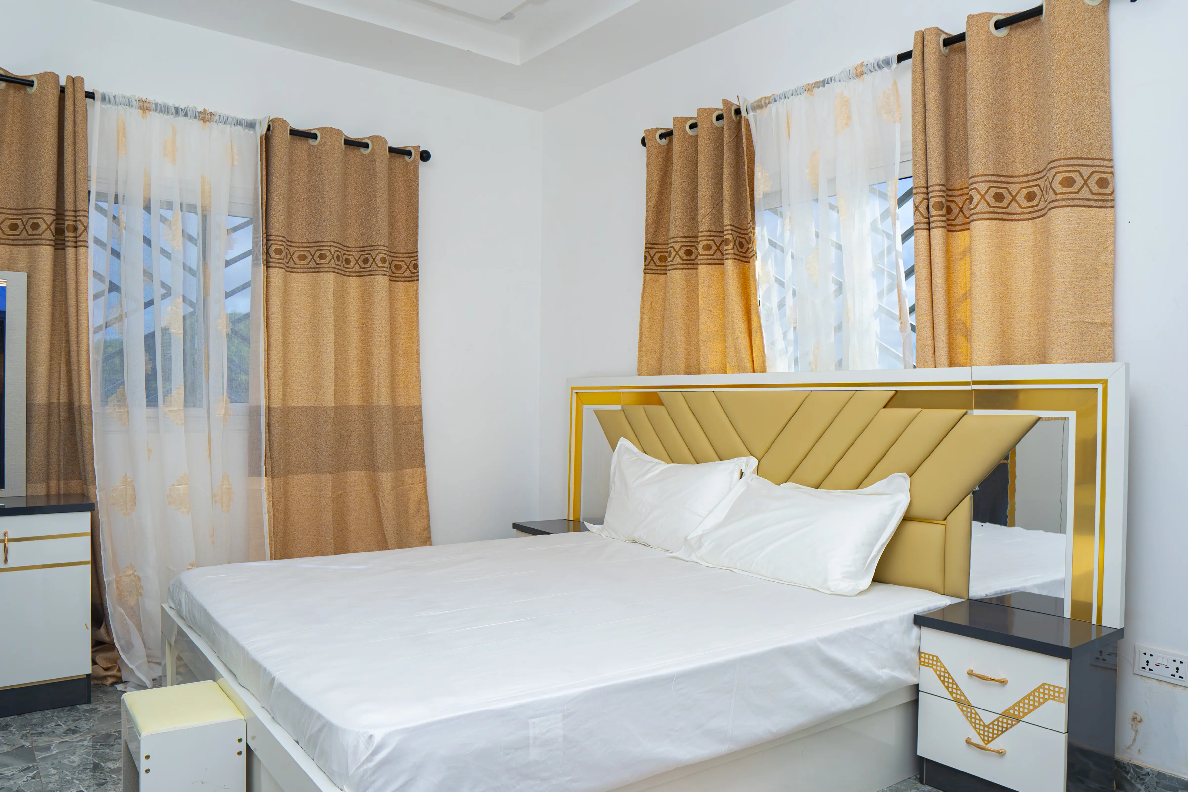 Diamond Edge Apartments1001 (Copy).webp